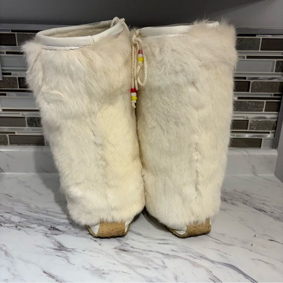 Mukluks Rosa Scribe Custom handmade Indigenous Art Beaded rabbit fur - Picture 7 of 10